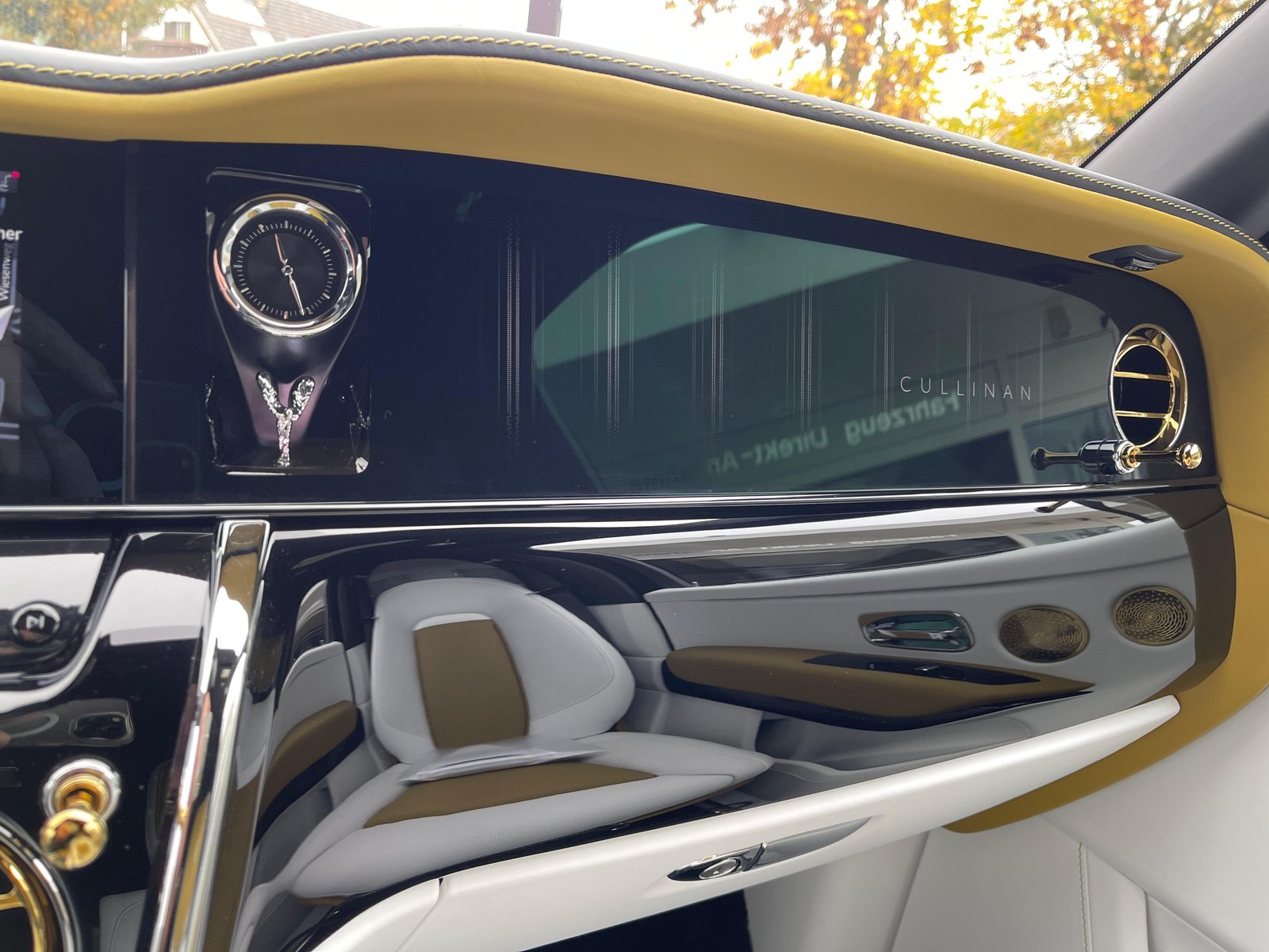 Rolls-Royce Cullinan — photo 18